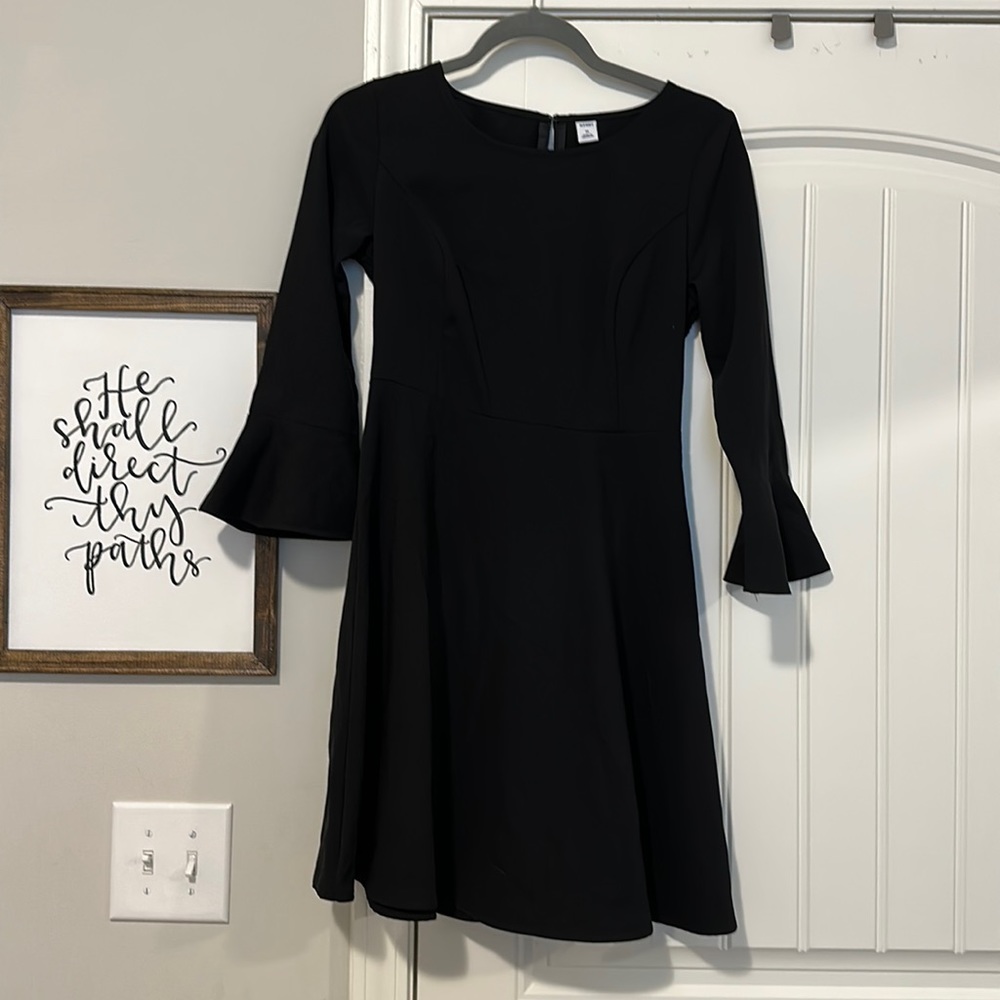 Old Navy mini black dress with flare sleeves NEVER WORN